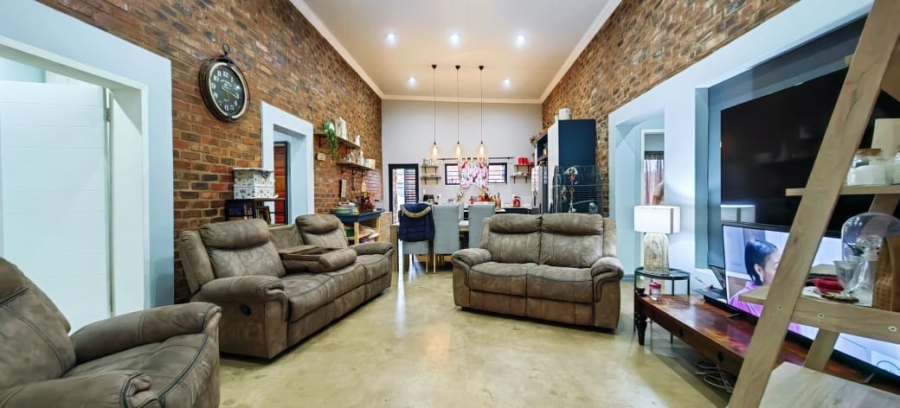 3 Bedroom Property for Sale in Van Der Hoff Park North West